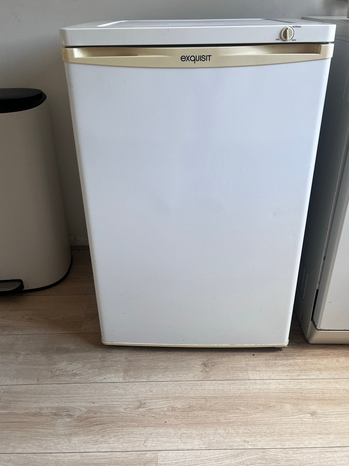 Exquisit vriezer met 4 lades - compact en efficiënt, Witgoed en Apparatuur, Koelkasten en IJskasten, 85 tot 120 cm, Gebruikt, 75 tot 100 liter