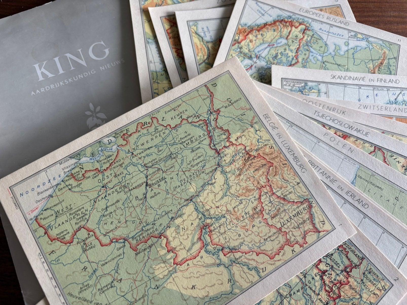 King Aardrijkskundig Nieuws/Landen-serie 15 kaartjes 1960, Gelezen, Ophalen of Verzenden, Landkaart, 1800 tot 2000