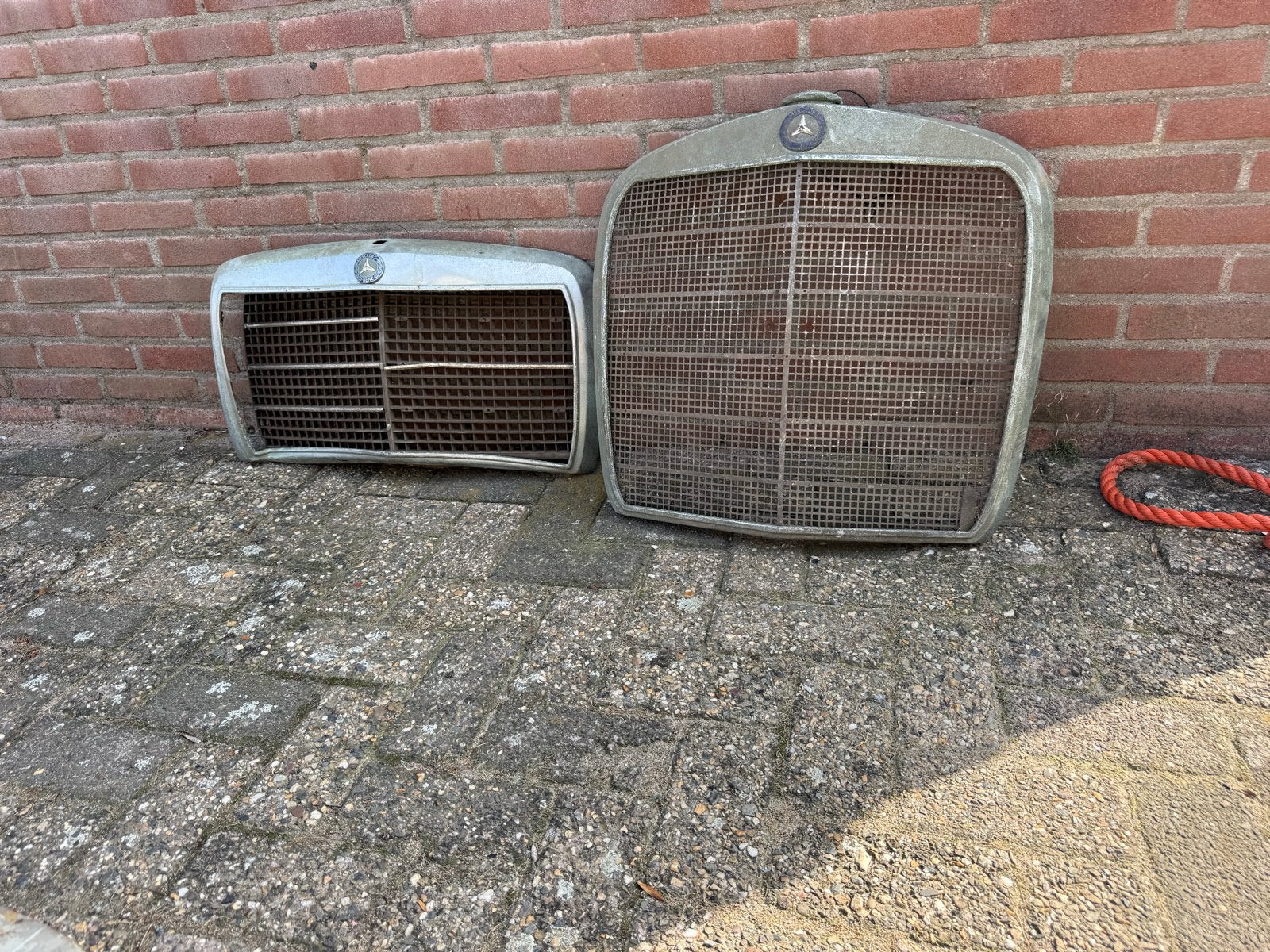 Mercedes-Benz Oldtimer Grille (2 stuks), Auto-onderdelen, Ophalen, Gebruikt, Voor, Mercedes-Benz