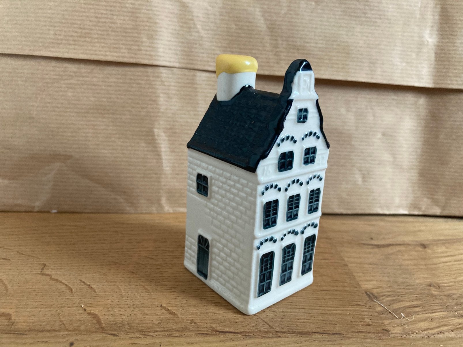 KLM huisje nummer 17, Ophalen of Verzenden, Zo goed als nieuw, Gevuld