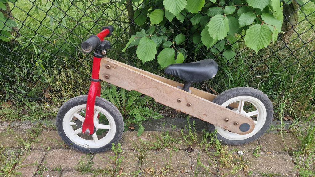 Houten loopfiets voor kinderen - Rood/Hout, Fietsen en Brommers, Fietsen | Kinderfietsjes, Ophalen, Gebruikt, Minder dan 16 inch