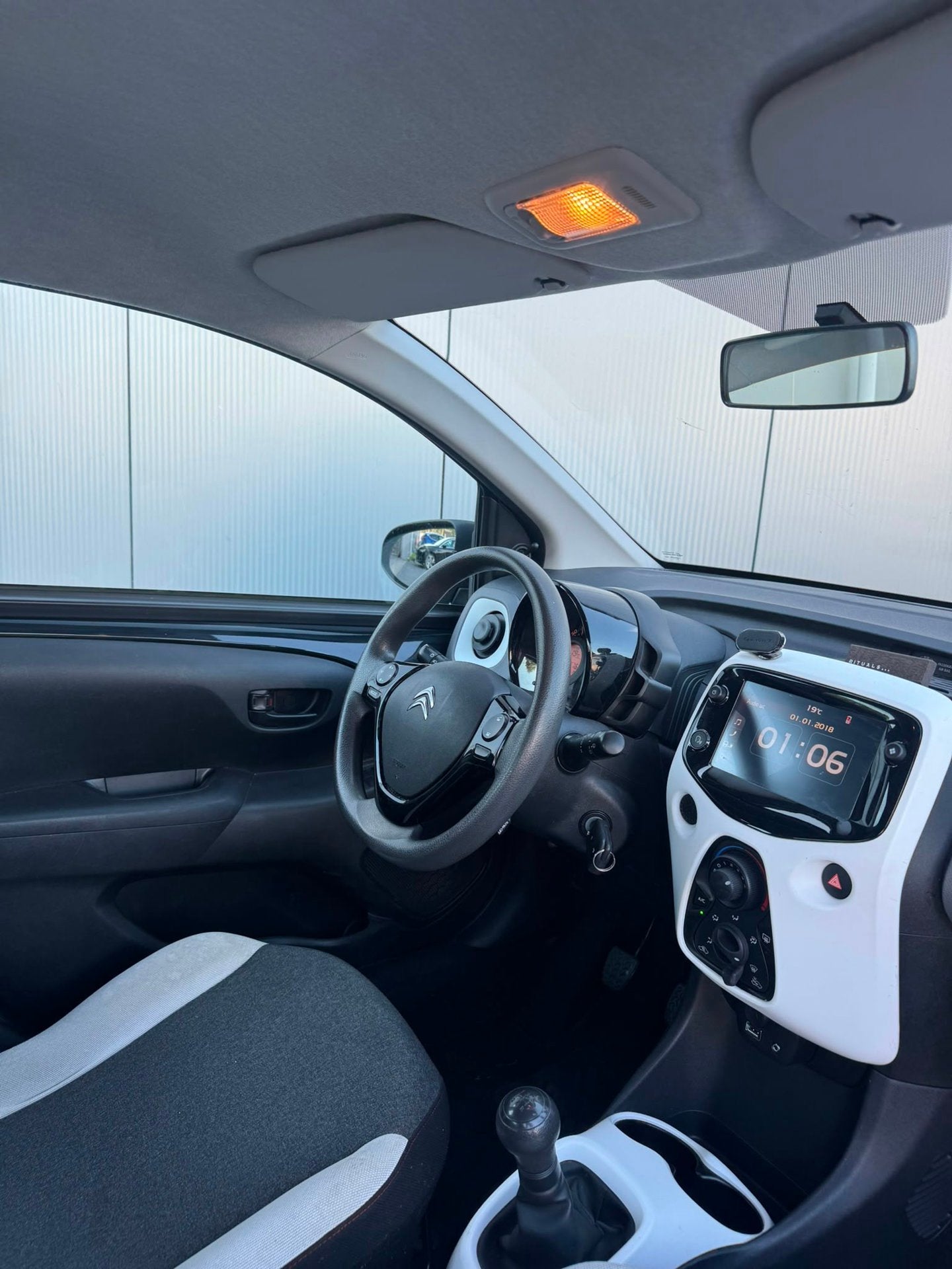 Citroen C1 1.0 VTi Feel Cruise | airco | BTW, Auto's, Voorwielaandrijving, Start-stop-systeem, Stof, Gebruikt