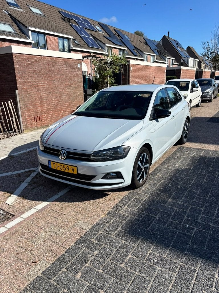 Volkswagen Polo 1.0 TSI Beats | Nieuwe APK | CarPlay | Airco, Auto's, Voorwielaandrijving, 40 €/maand, Leder en Stof, Wit