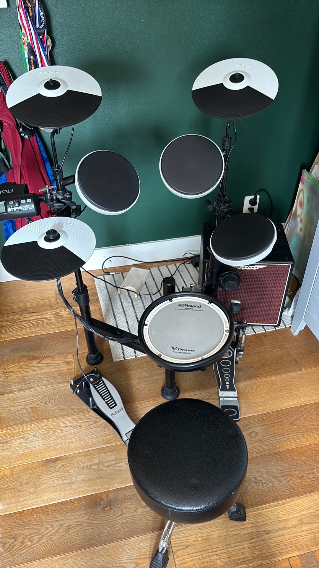 Elektronisch drumstel + versterker + drumkruk – gecombineerd, Ophalen, Zo goed als nieuw, Roland, Elektronisch
