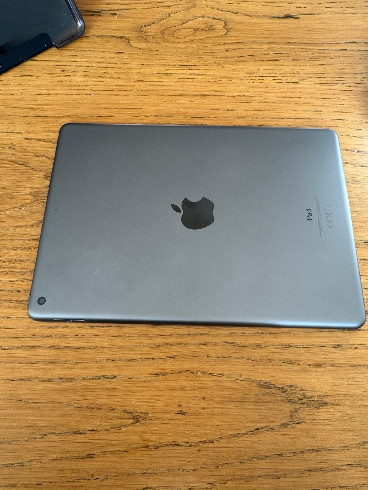 2x iPad 2020 met 1x hoesje, Computers en Software, Apple iPads, Gebruikt, Apple iPad, 64 GB, Grijs, Ophalen