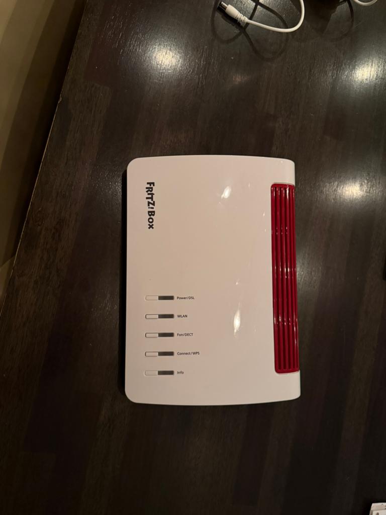 AVM FRITZ!Box 7590 WiFi Router / Modem – In Topstaat!, Ophalen of Verzenden, Zo goed als nieuw, Router