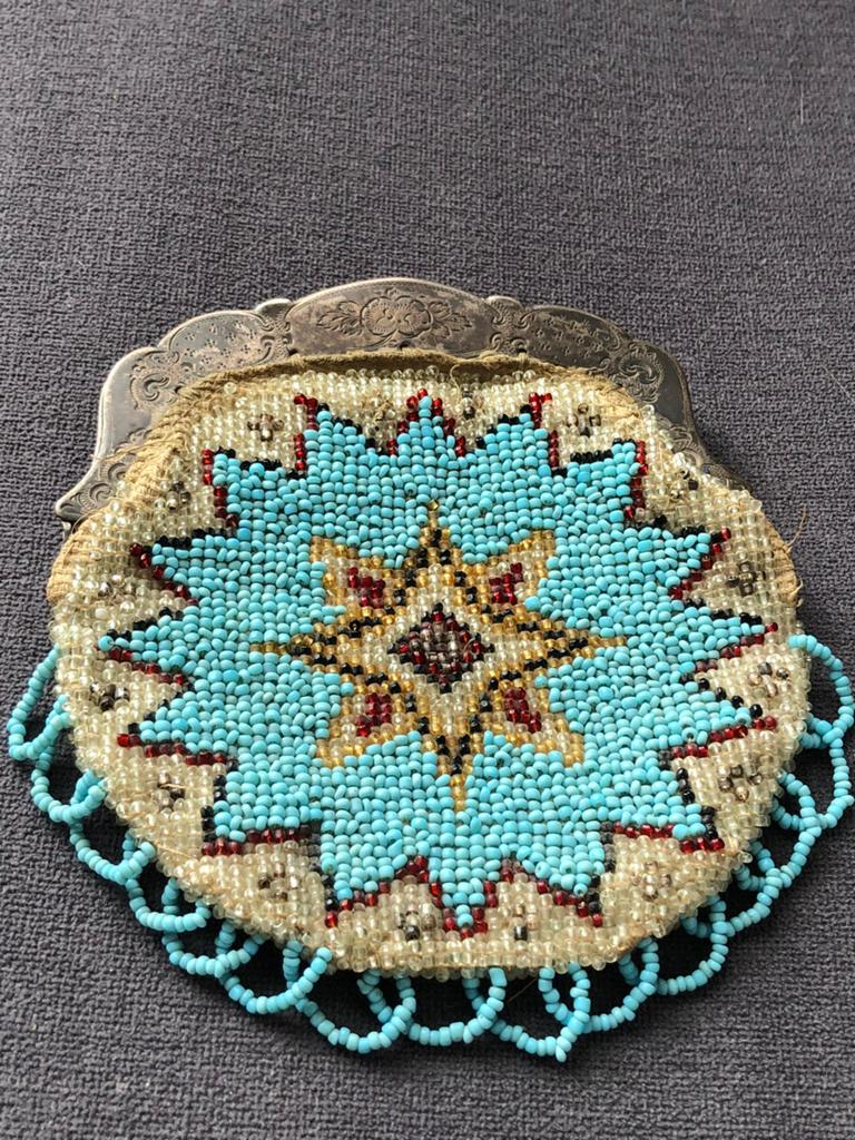 Antieke microkralen portemonnee ca.1880 keurtekens, Antiek en Kunst, Antiek | Kleding en Accessoires, Verzenden
