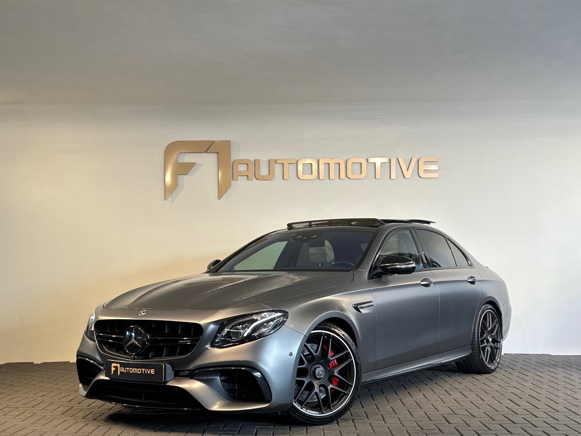 Mercedes-Benz E-klasse AMG 63 S 4M Premium+ Pano|HuD|Burmest, Automaat, Dealer onderhouden, Gebruikt, Vierwielaandrijving