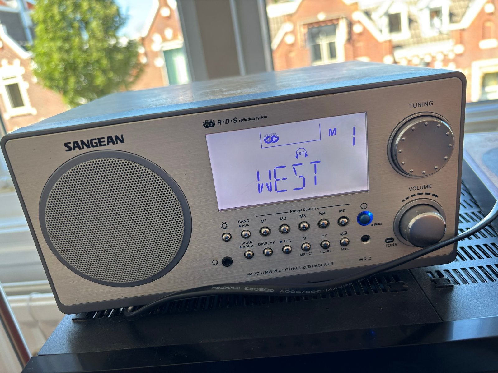 Sangean WR-2 FM RDS/MW PLL Synthesized Receiver, Audio, Tv en Foto, Radio's, Ophalen of Verzenden, Zo goed als nieuw, Radio
