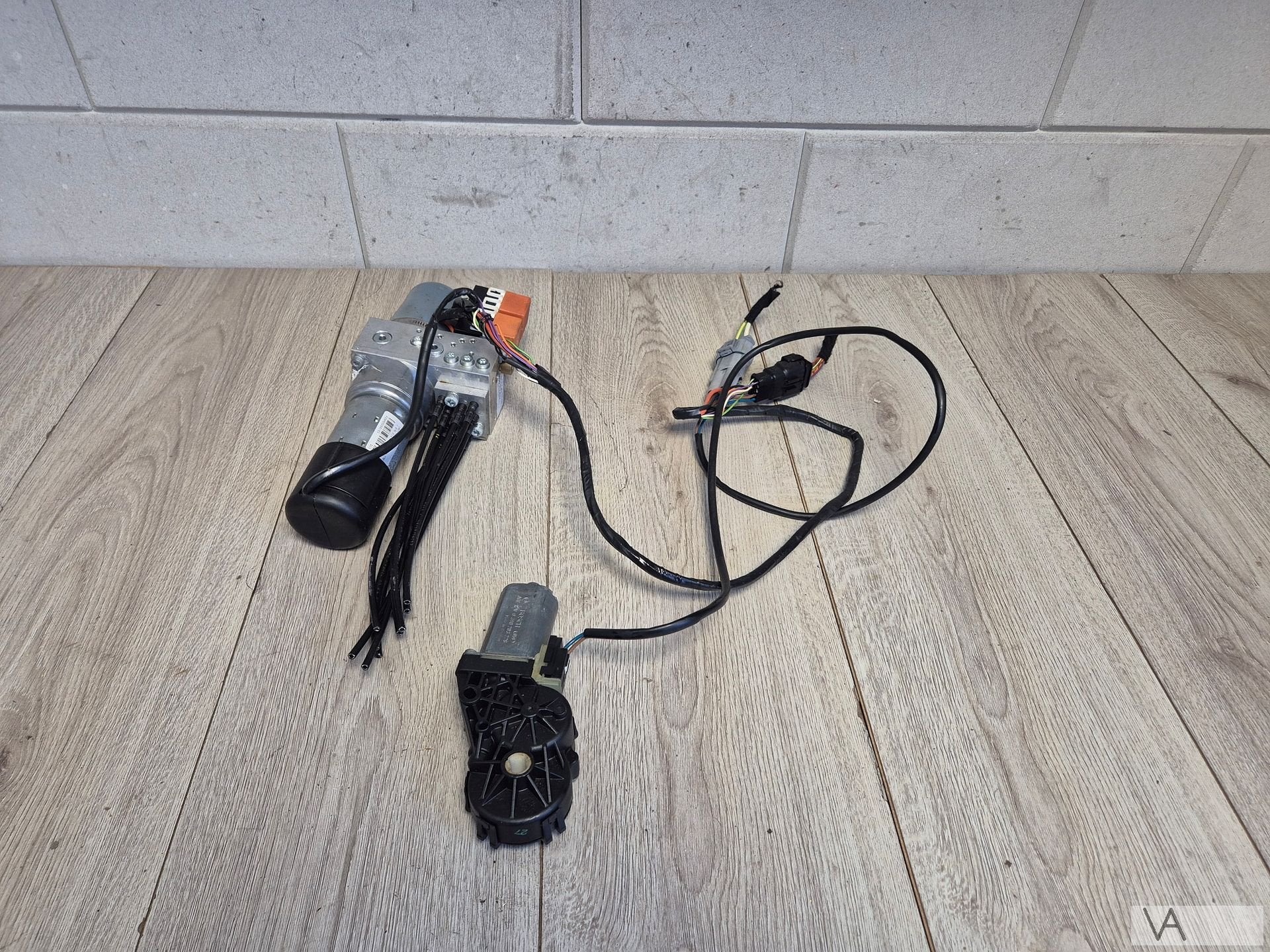 Cabrio dakpomp met motor van Peugeot 308 cc 2009 - 2015 €300, Gebruikt, -, -, Ophalen of Verzenden