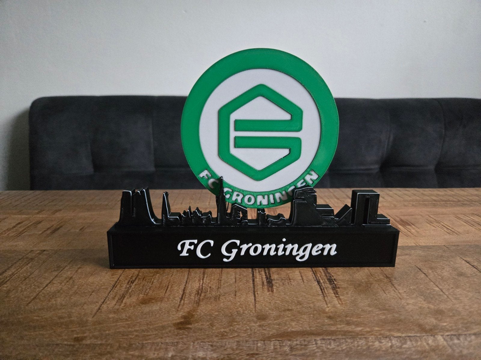 Uniek FC Groningen Logo 3D Display met Skyline - 24 cm, Huis en Inrichting, Ophalen of Verzenden, Nieuw