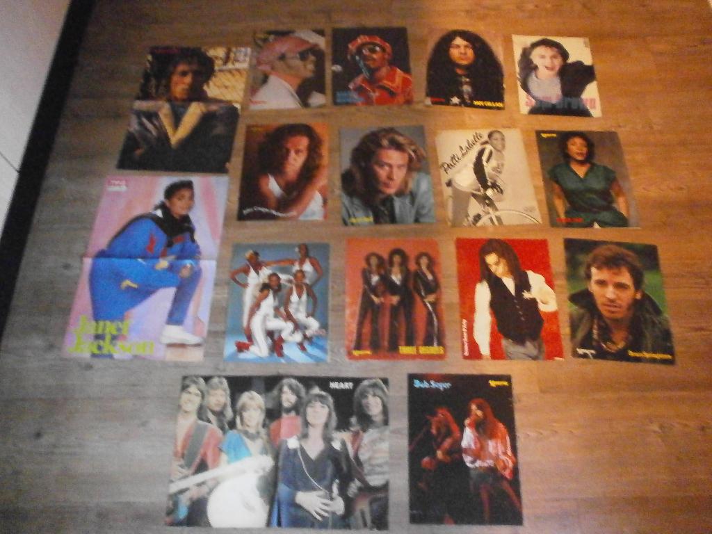 set posters zangers en zangeressen jaren 70 en 80  a4 en a3, Verzamelen, Verzenden, Zo goed als nieuw, A1 t/m A3, Muziek