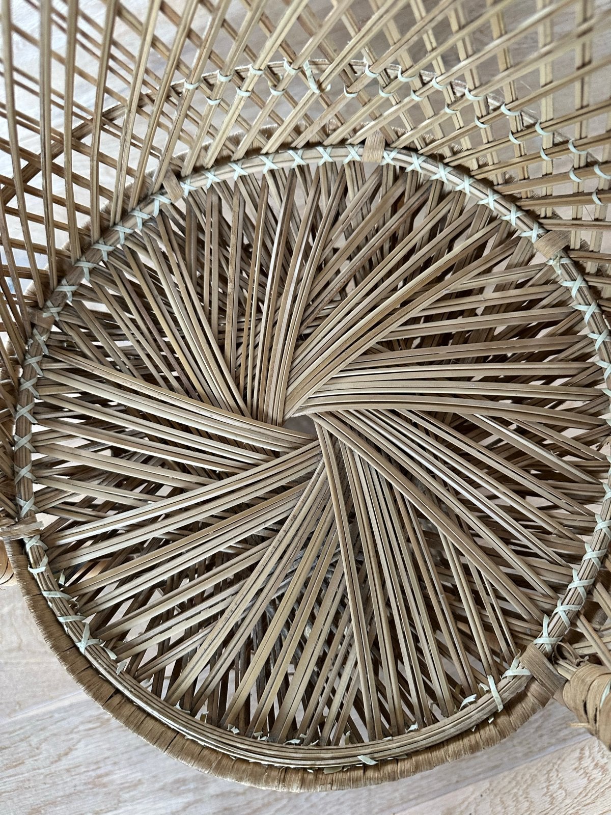 Vintage rotan pauwenstoeltje, Antiek en Kunst, Curiosa en Brocante, Ophalen of Verzenden