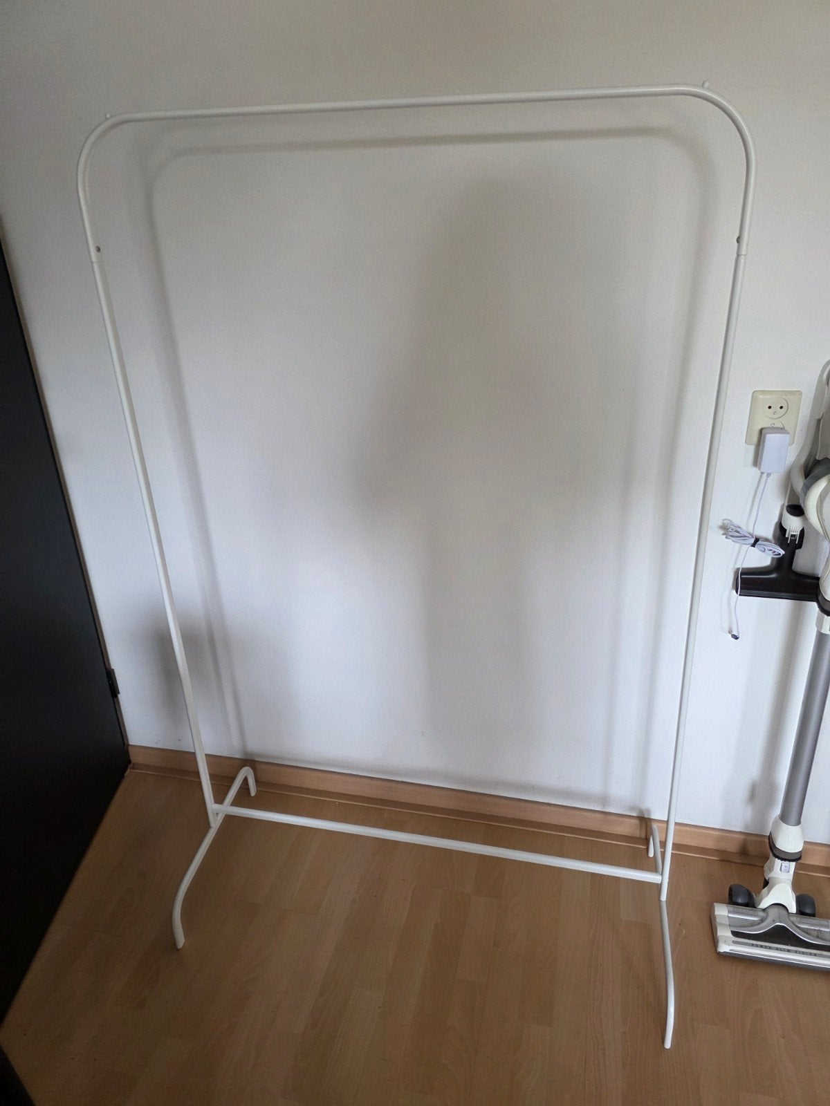 Kledingrek, wit, 99x152 cm MULIG IKEA Cloth hang rack
Kledin, Ophalen