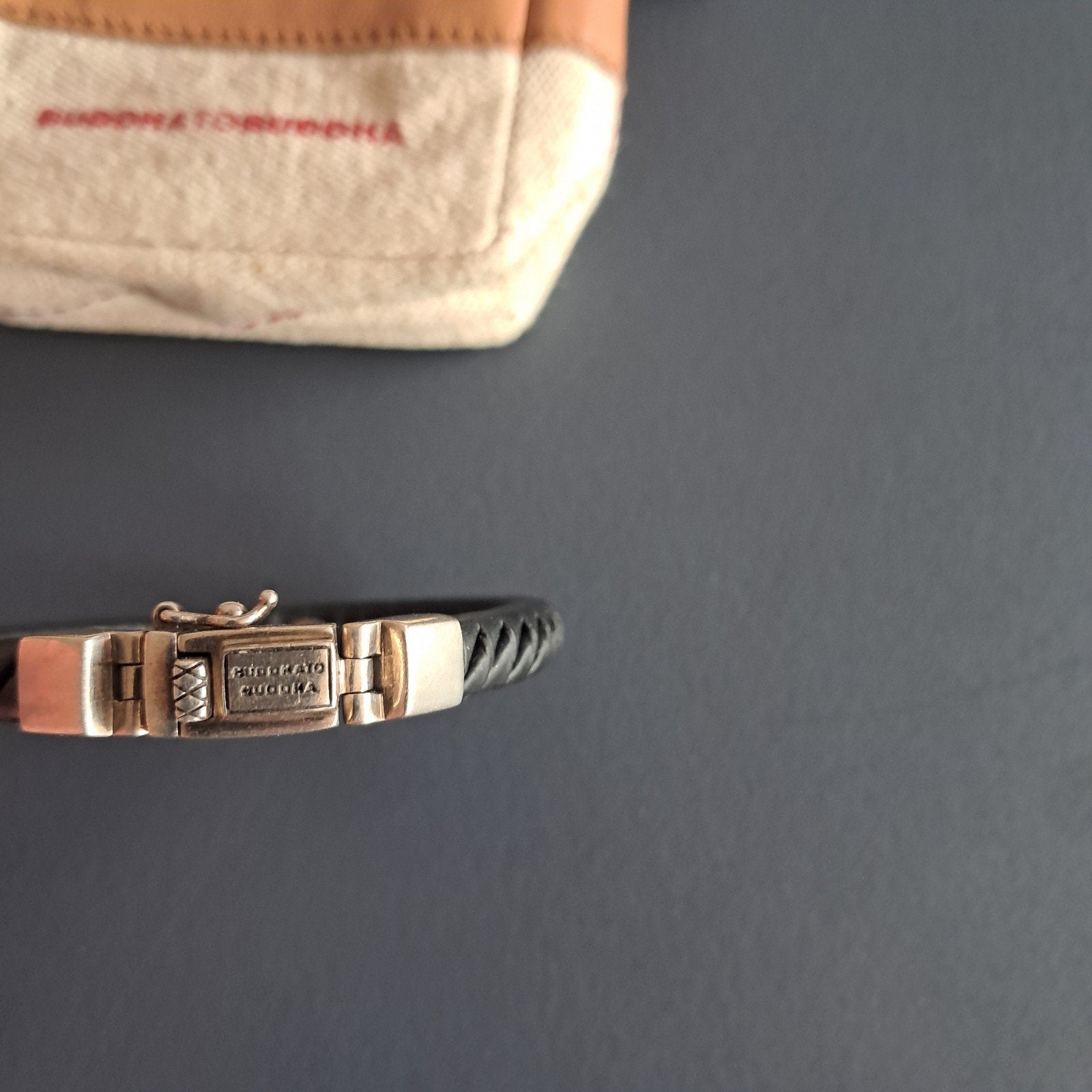 Buddha to Buddha armband leer met zilveren sluiting, Ophalen of Verzenden, Zo goed als nieuw, Zwart, Leer