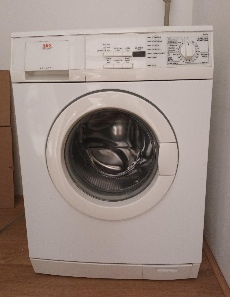 Wasmachine AEG Lavamat 64806, Ophalen, 1200 tot 1600 toeren, Gebruikt, 4 tot 6 kg