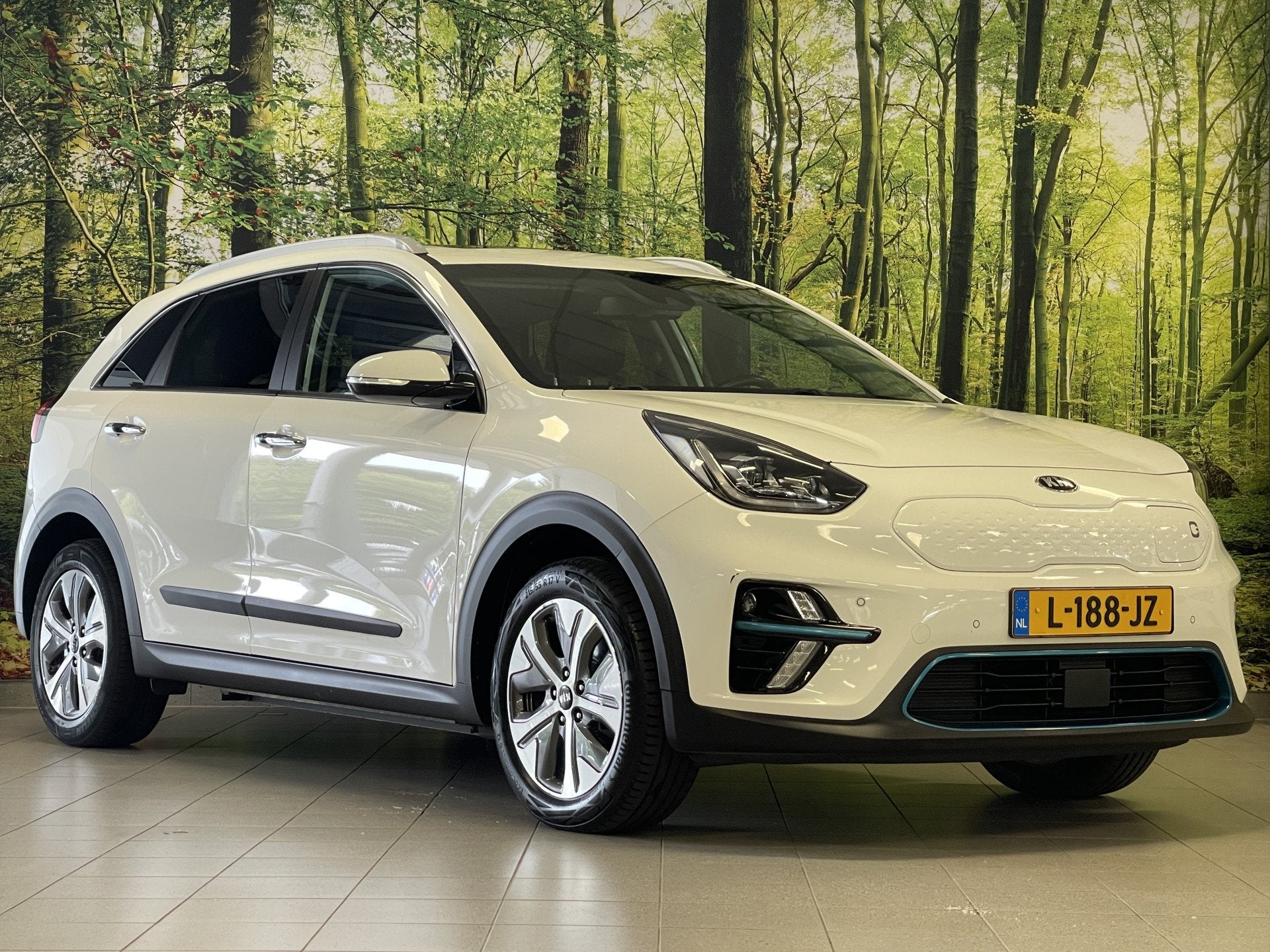 Kia e-Niro DynamicPlusLine 39 kWh | Apple carplay | Stuurwie, Dealer onderhouden, 136 pk, Gebruikt, Zwart