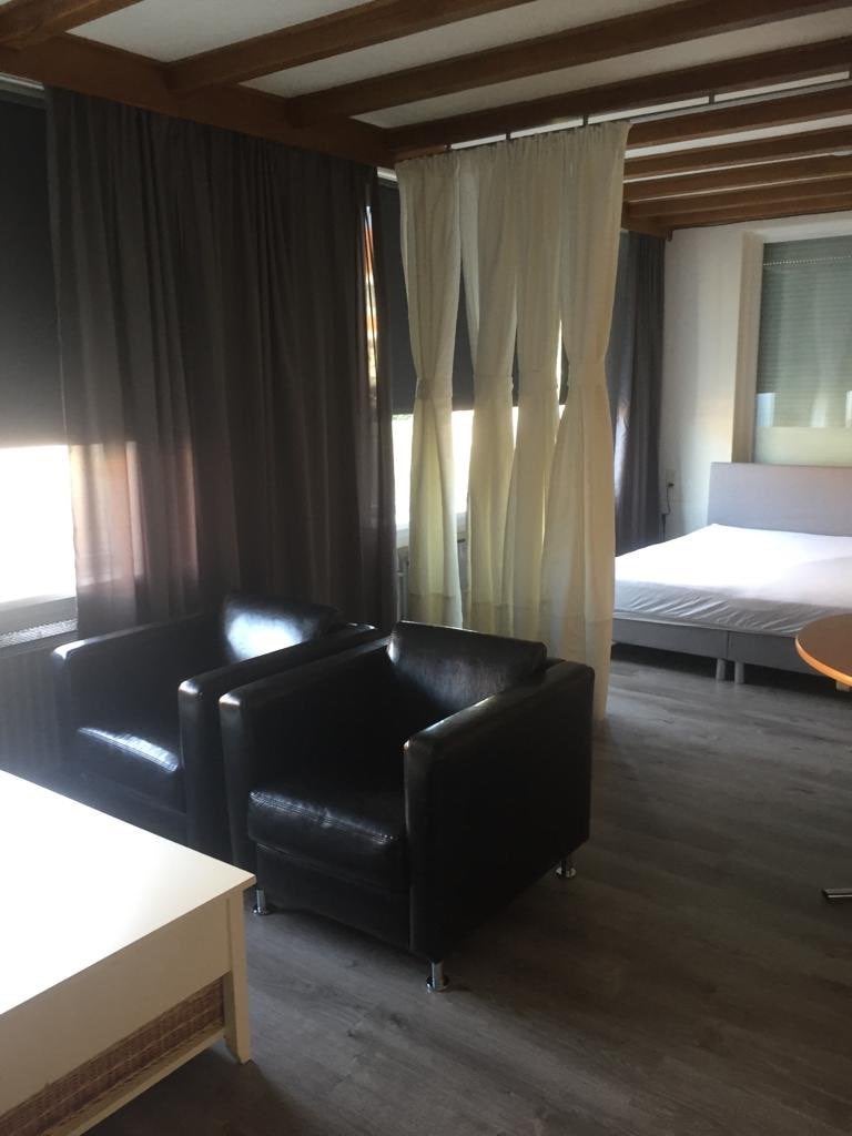 Grote gemeubileerde kamer te huur in centrum van Goes, 20 tot 35 m², Overige regio's