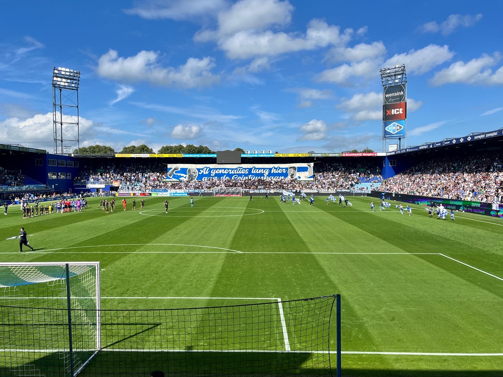 2 PEC Zwolle seizoenkaarten seizoen 2026/2027 – Vak 25, Tickets en Kaartjes, Seizoenskaart, Twee personen, Augustus