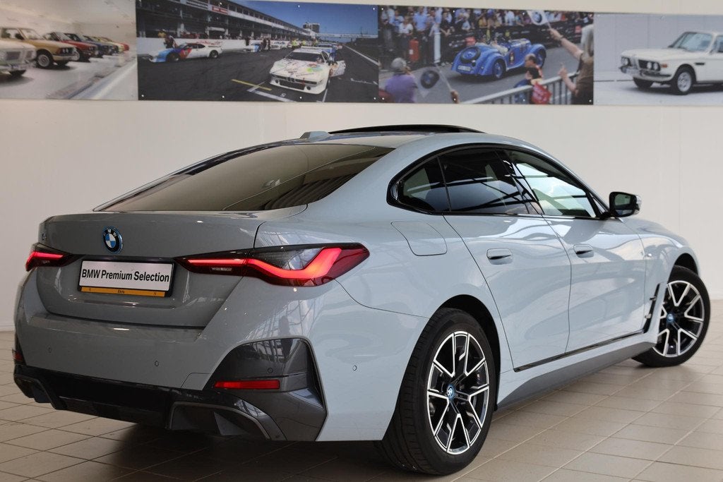 BMW i4 eDrive40 High Executive 84 kWh | M Sport | Driving As, Achterwielaandrijving, 590 km, Met garantie (alle), 340 pk