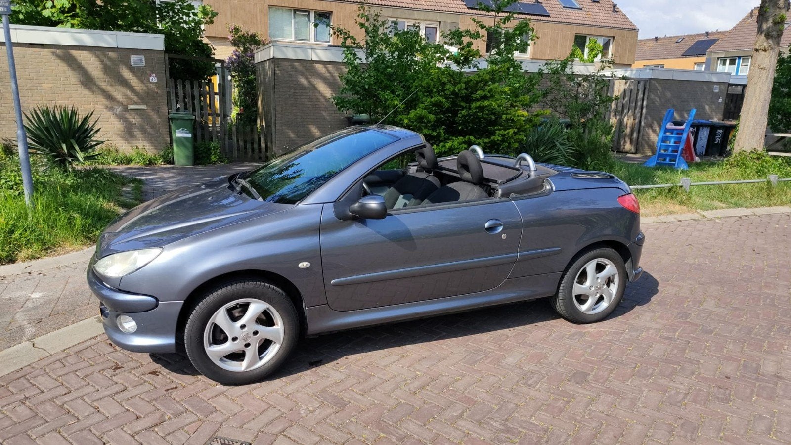 Peugeot 206 1.6 16V CC 2007 Grijs, Auto's, Voorwielaandrijving, Stof, 4 cilinders, Cabriolet