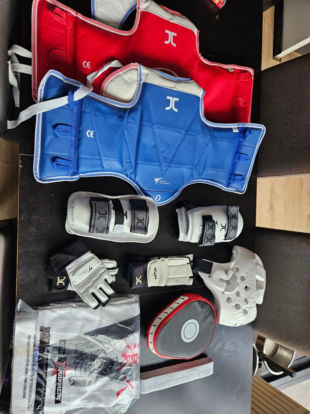 Complete Taekwondo Beschermingsset met Opbergzak, Sport en Fitness, Maat XS of kleiner, Ophalen, Taekwondo
