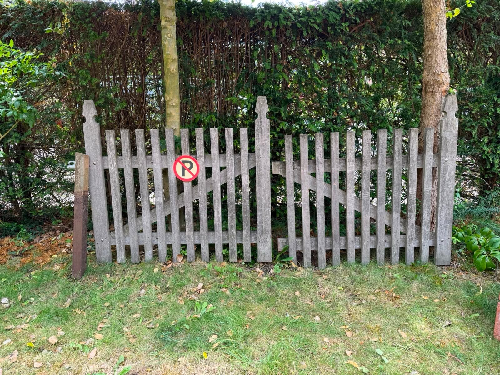 Hardhouten poort met sluiting en klem, 250x95/125 cm, Tuin en Terras, Tuinpoorten, Ophalen, Gebruikt, 100 tot 150 cm, Hout