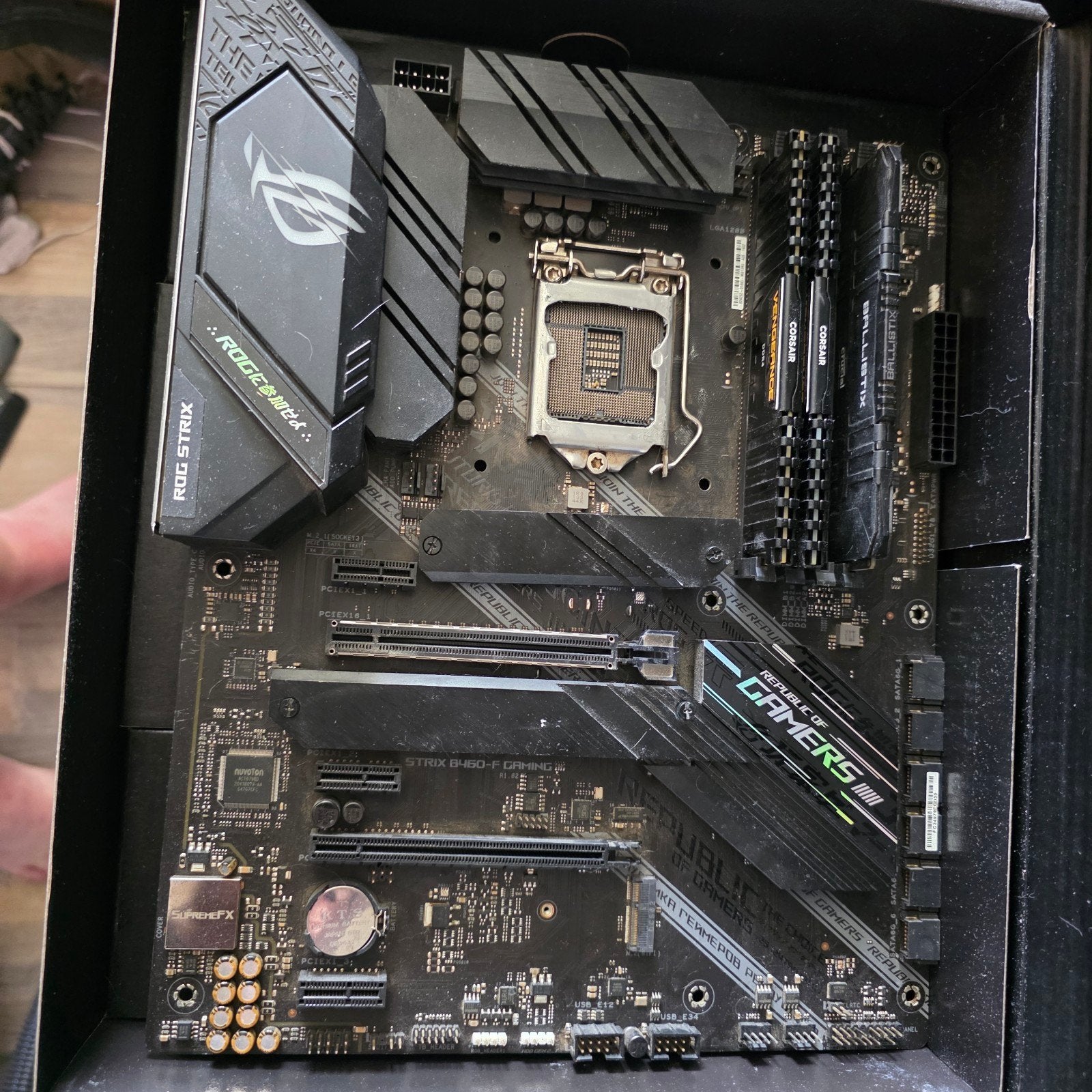 ASUS ROG STRIX B450-F Gaming Moederbord (AM4, ATX), Computers en Software, DDR4, AM4, Ophalen of Verzenden, Zo goed als nieuw