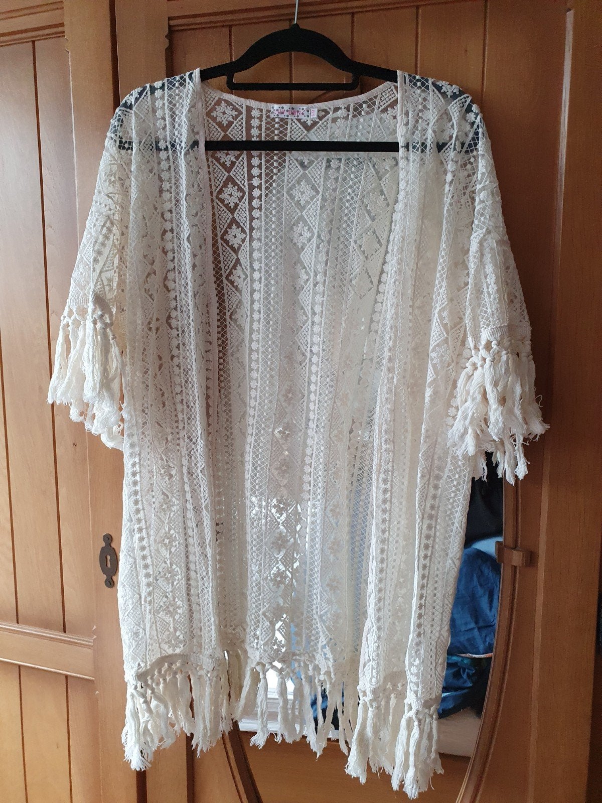 Lilly White gehaakte kimono met franjes, maat S/M, Beige, Ophalen of Verzenden, Zo goed als nieuw, Maat 36 (S)