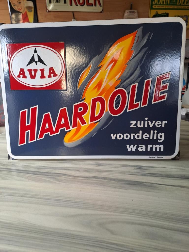 Oud emaille bord Avia Haardolie, Ophalen of Verzenden, Gebruikt, Reclamebord