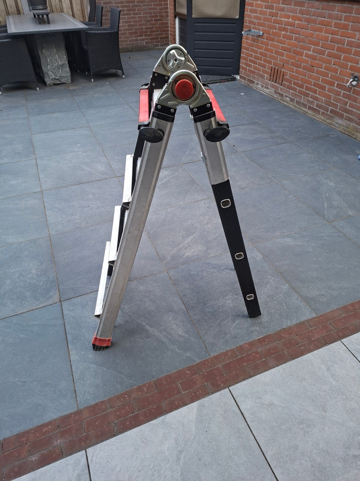 Altrex Multifunctionele uitschuifbare ladder/trap, Ophalen, Gebruikt, Ladder, Opvouwbaar of Inschuifbaar