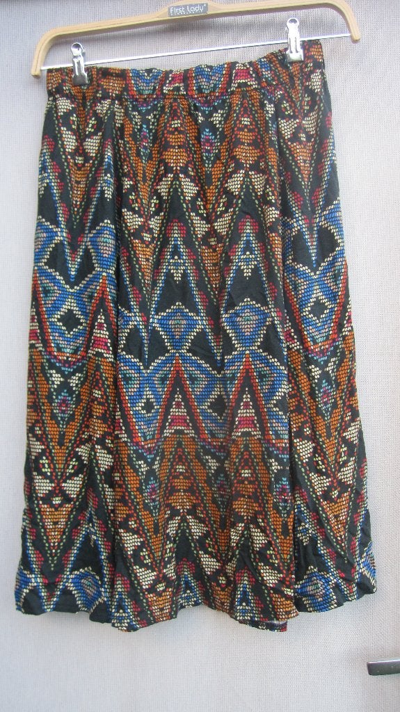 Rok GEISHA mt 36   zwarte ondergrond met gekleurde stippen, Geisha, Nieuw, Maat 36 (S), Onder de knie