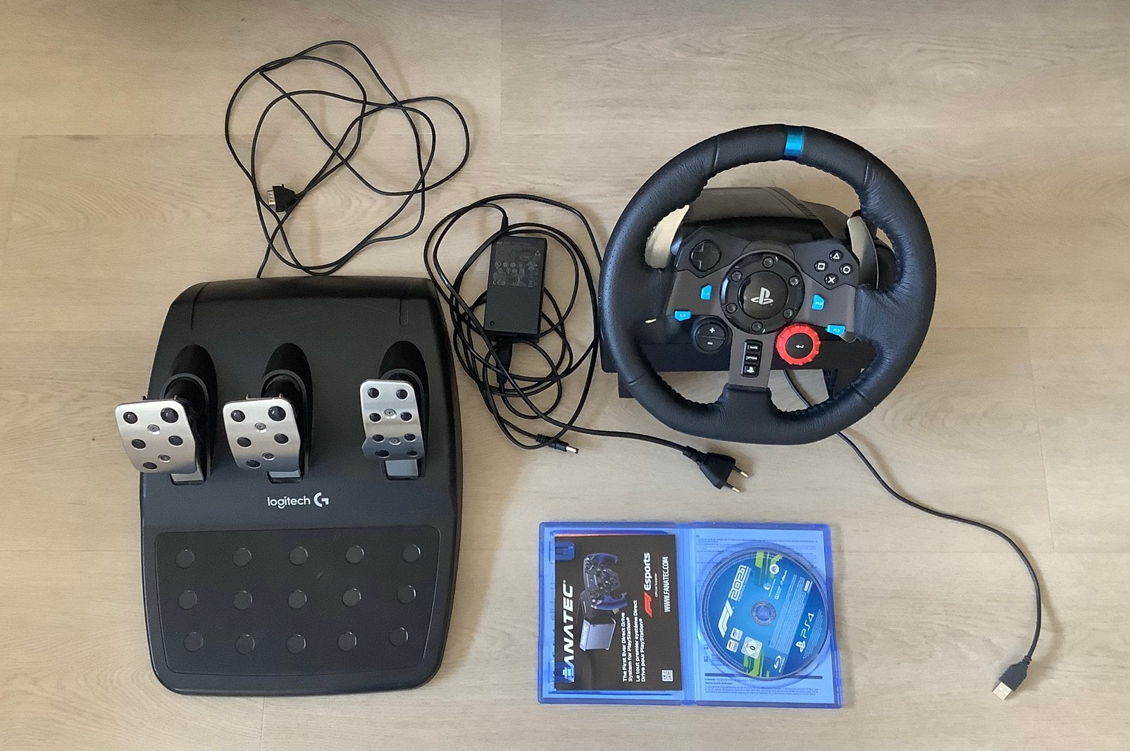 Racestuur Playtation 4/5 + F1 2021 racespel, Ophalen of Verzenden, Zo goed als nieuw, PlayStation 4