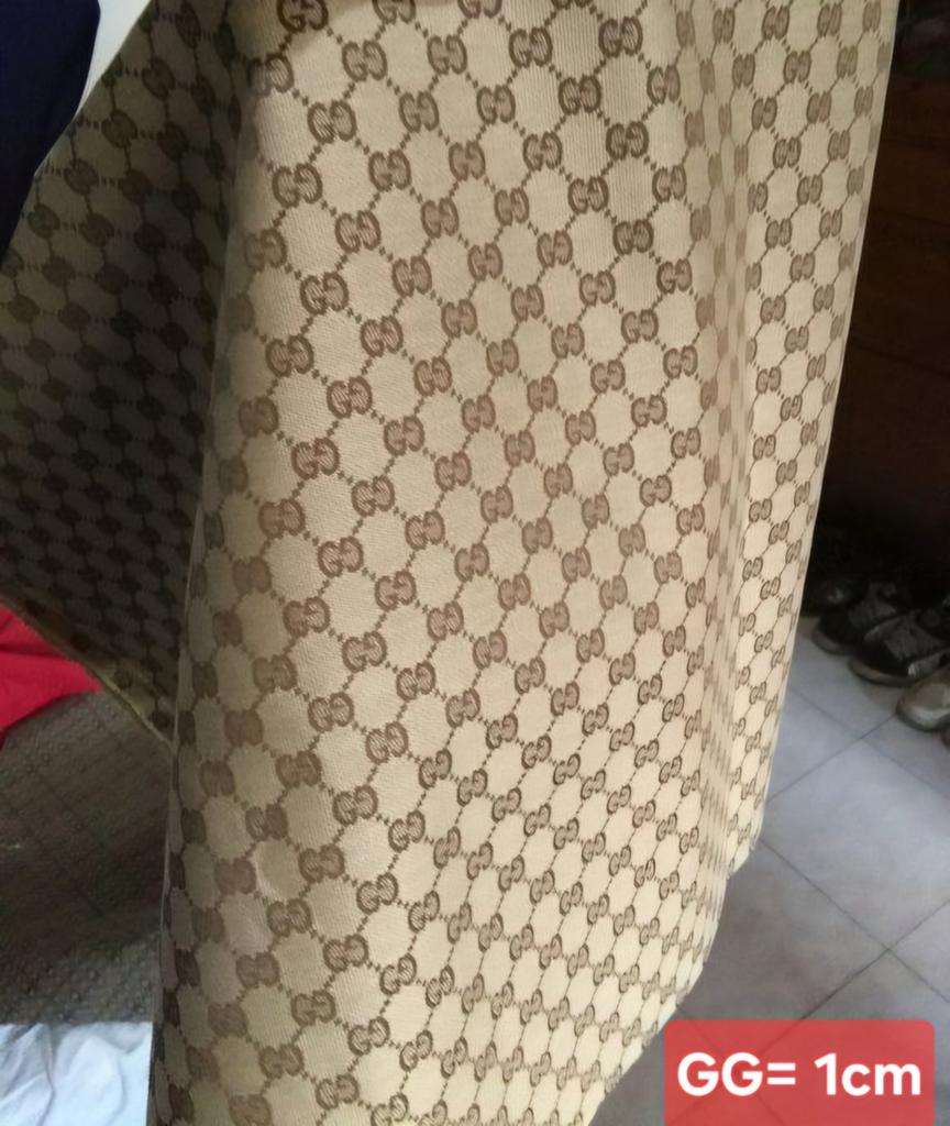 GUCCI KLEDING JAS TAS STOF. GUCCI STOF PRIVE HOBBY GEBRUIK, Ophalen of Verzenden, Nieuw, 200 cm of meer, 120 cm of meer