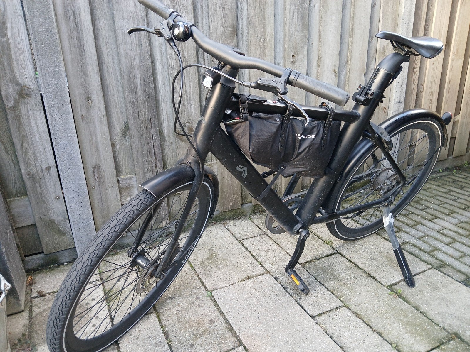 Stijlvolle e-bike met schijfremmen, Gebruikt, Versnellingen, Schijfrem, 53 tot 57 cm