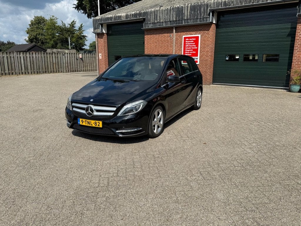 Mercedes-Benz B-klasse 180 Ambition Xenon Cruise Navi, Auto's, 1325 kg, Gebruikt, 4 cilinders, Leder en Stof