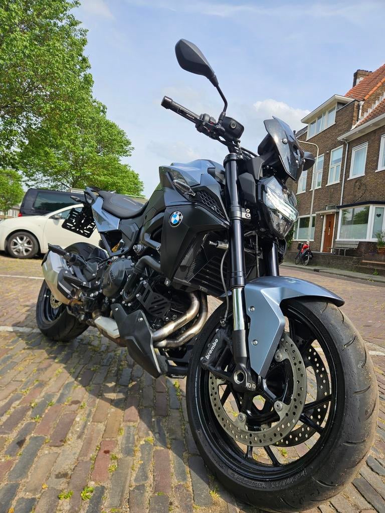 BMW F900R -2023 Full Option extra.s comfort pakket active, 2 cilinders, Handvatverwarming, Motorrijbewijs A, Gebruikt