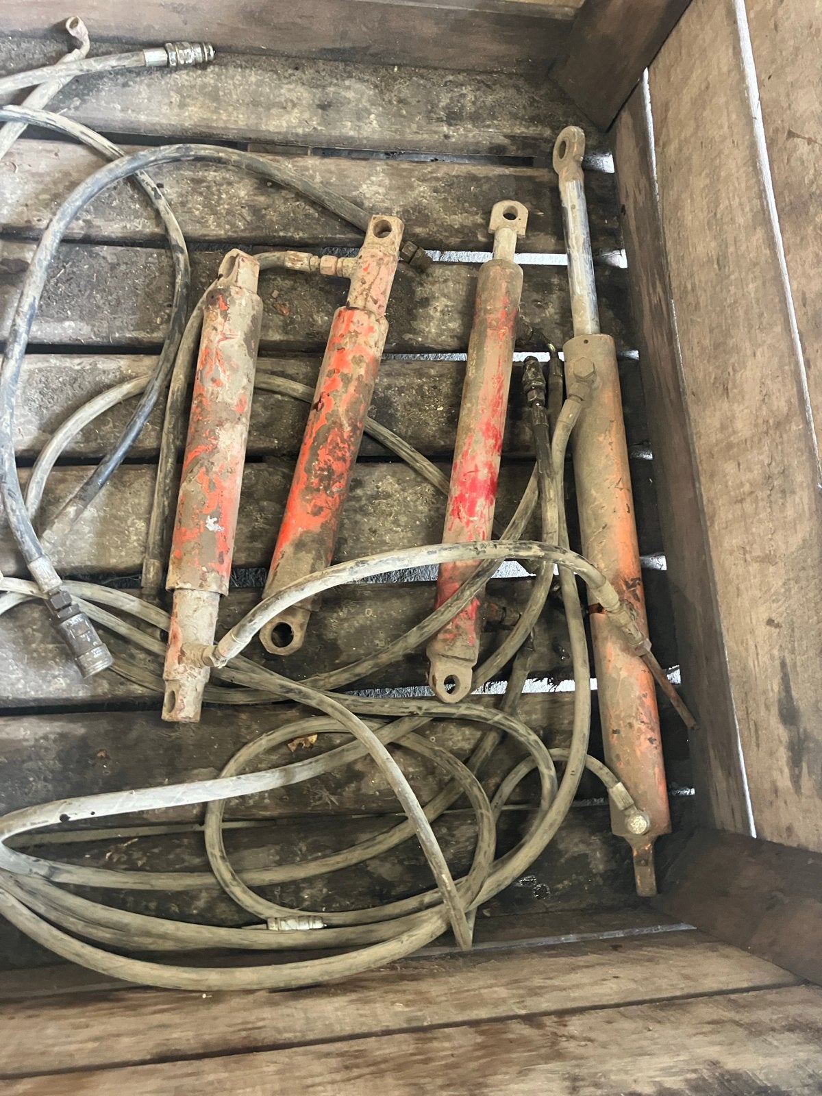 Hydraulische Cilinders met Slangen, Ophalen