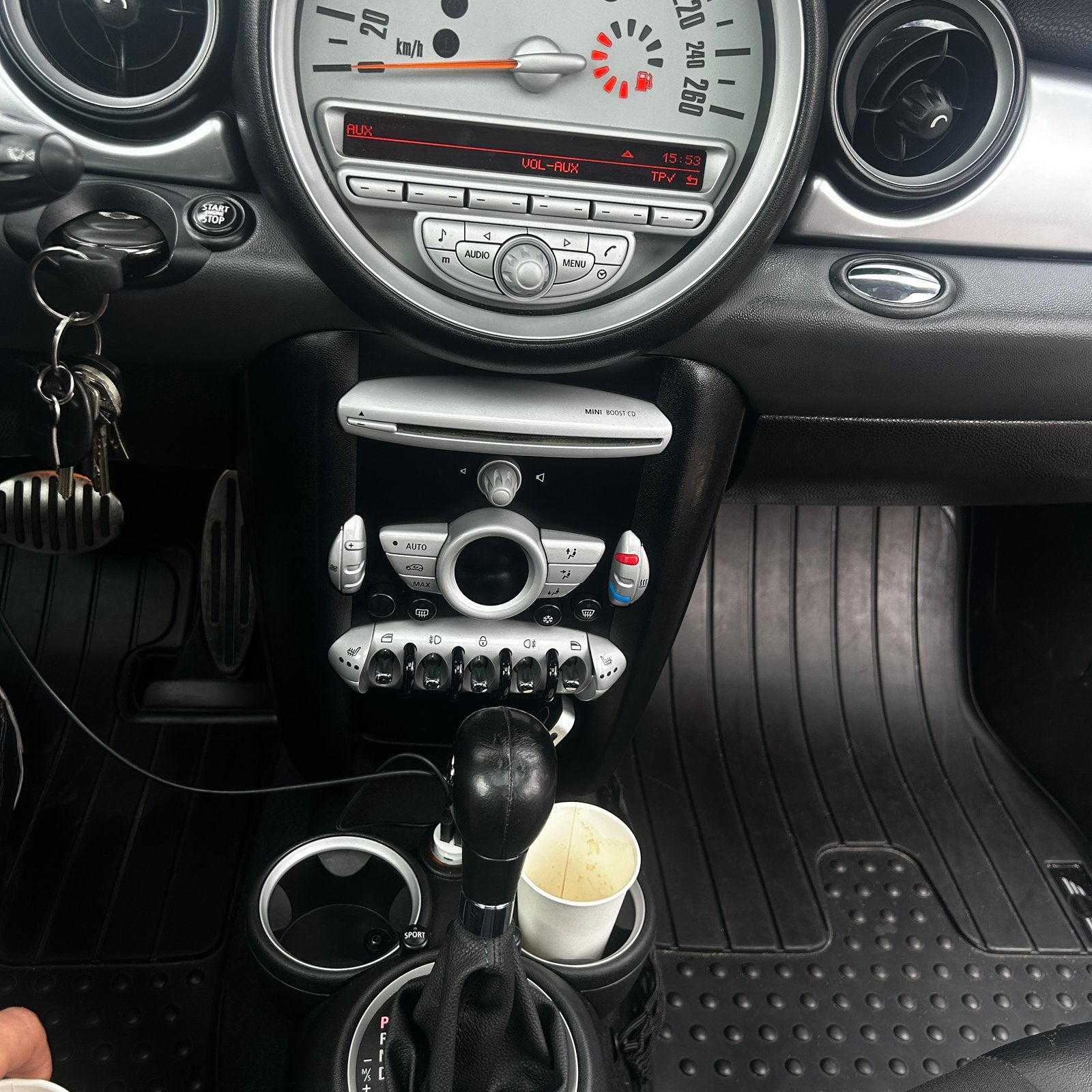 Mini Clubman 1.6 Cooper S AUT 2009 Grijs motor defect, Auto's, Clubman, 4 cilinders, 4 stoelen, 14 km/l