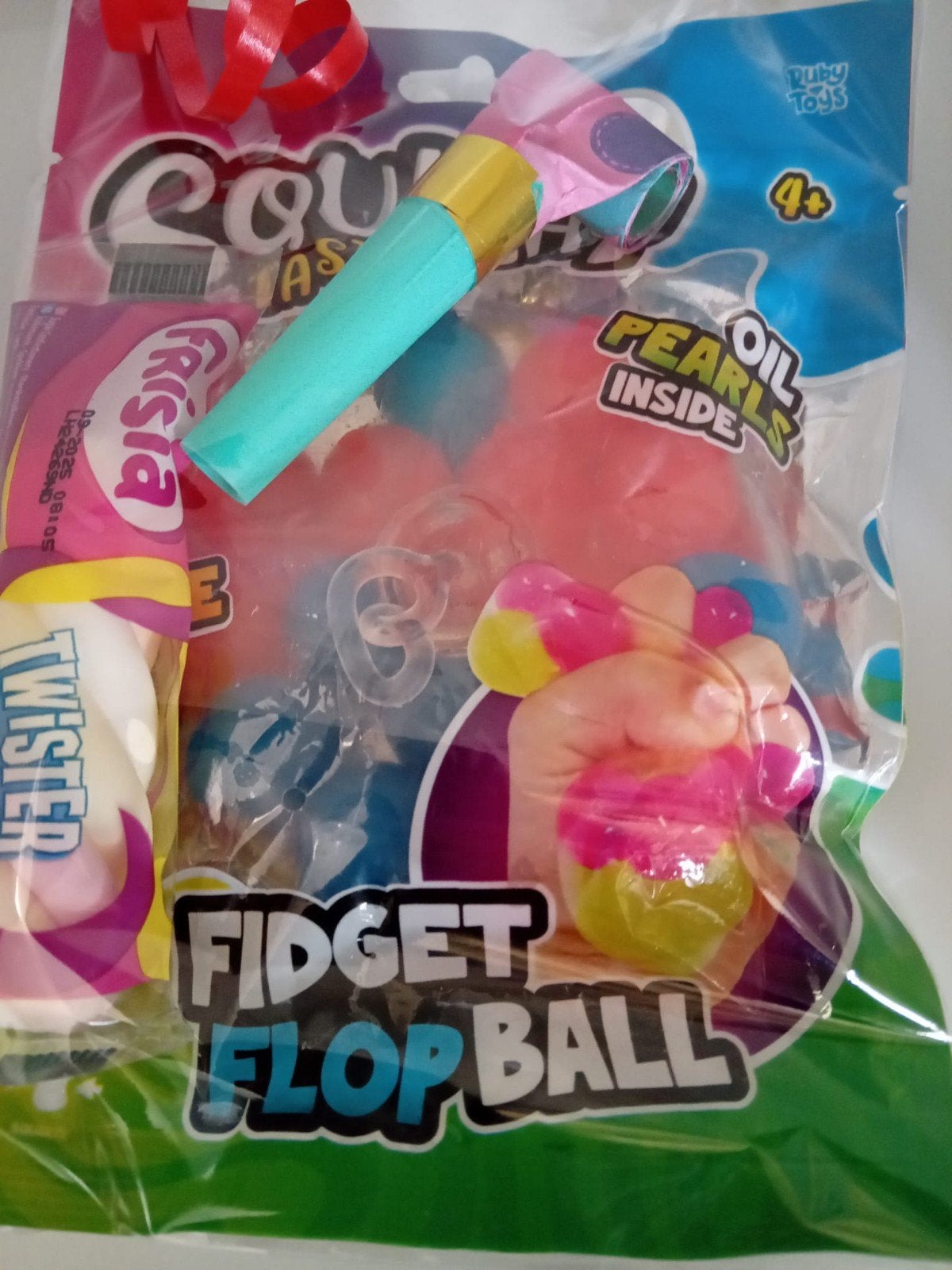 Traktatie squishy fidget flopball, rolfluitje en snoepje €1, Ophalen of Verzenden, Nieuw, Feestartikel, Verjaardag