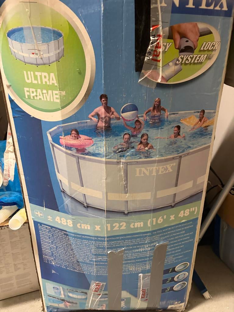 Zwembad Intex Ultra Frame met zandfilterpomp en toebehoren, Tuin en Terras, Zwembaden, Gebruikt, Opzetzwembad, 120 cm of meer
