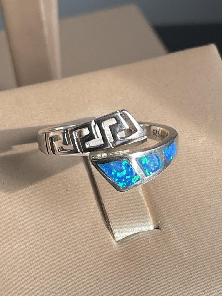 Prachtige zilveren set ketting en ring ingelegd met opaal, Ophalen of Verzenden, Zo goed als nieuw, Nvt, Nvt