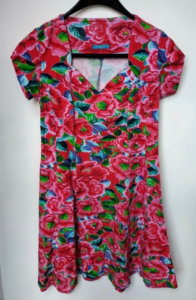 Lien & Giel roze/rode bloemenjurk, maat M, Kleding | Dames, Maat 38/40 (M), Ophalen of Verzenden, Zo goed als nieuw, Rood
