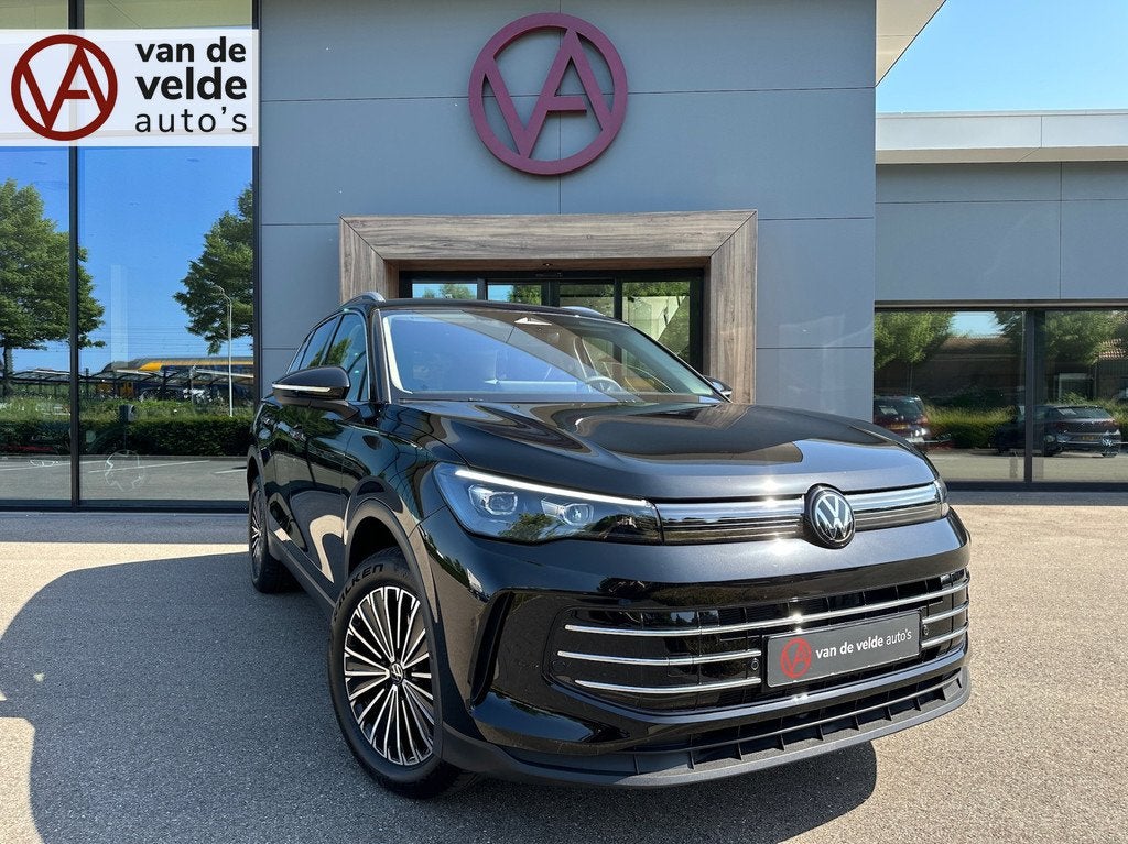Volkswagen Tiguan 1.5 eHybrid Elegance 204pk | Trekhaak | Ca, Auto's, Volkswagen, 12 maanden, Zwart, Zwart, SUV of Terreinwagen