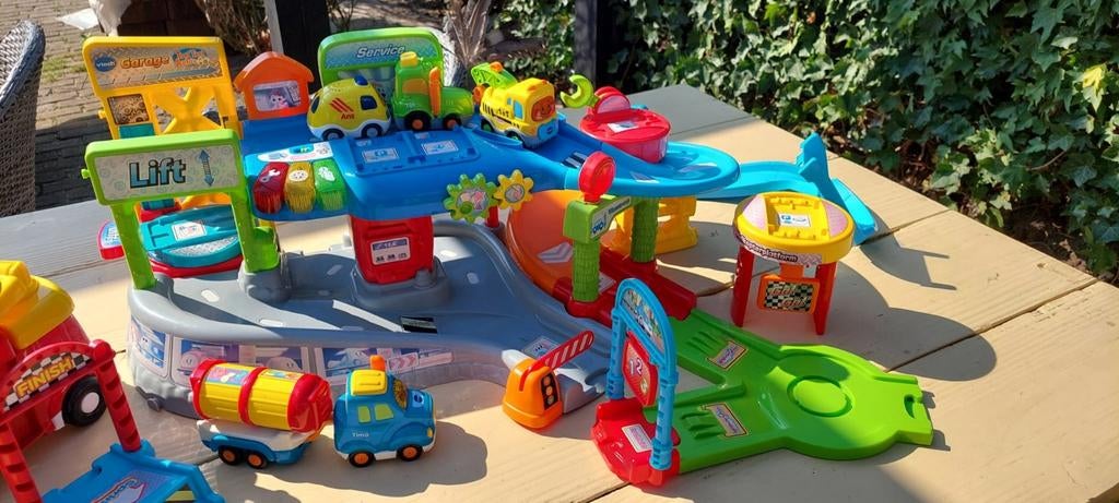 VTech Toet Toet Auto's Garage met diverse auto's en wegen, Ophalen of Verzenden, Gebruikt