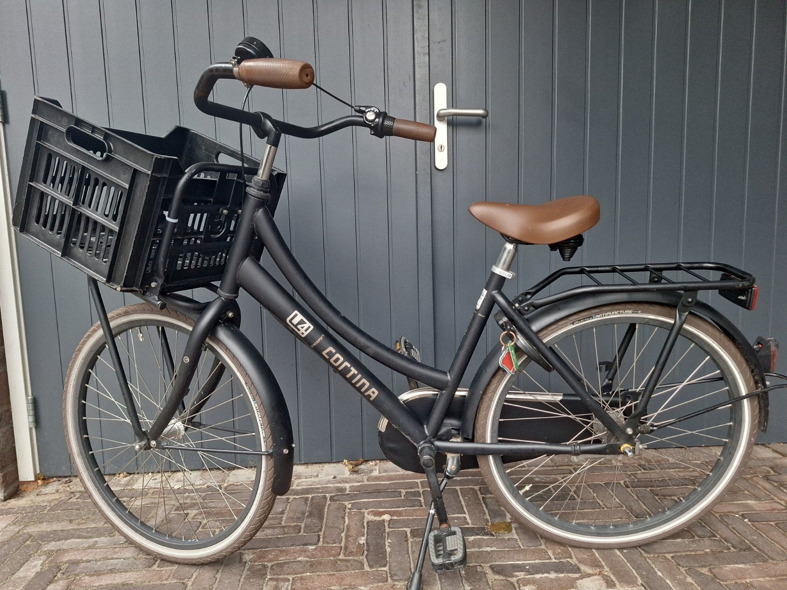 Cortina Transport U4 Meisjesfiets, zwart.  24 inch, Ophalen, Terugtraprem, Cortina U4 transportfiets, Versnellingen