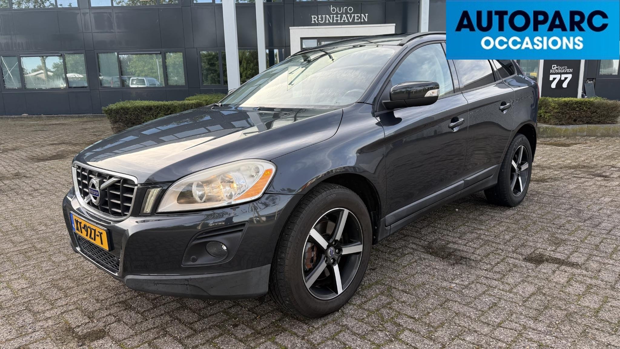 Volvo XC60 3.2 AWD R-Design , 4WD, AIRCO AUTOMAAT, UNIEK LED, Auto's, Automaat, 238 pk, Gebruikt, Leder