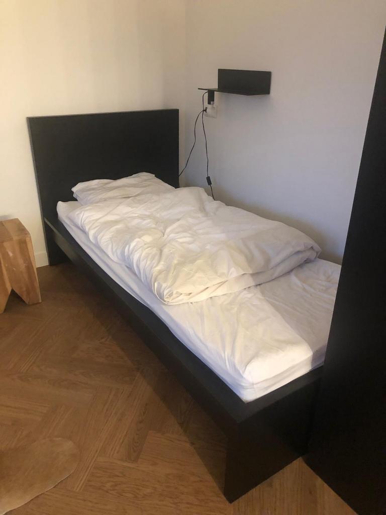 Bed eenpersoons, Ophalen, Zo goed als nieuw, Eenpersoons