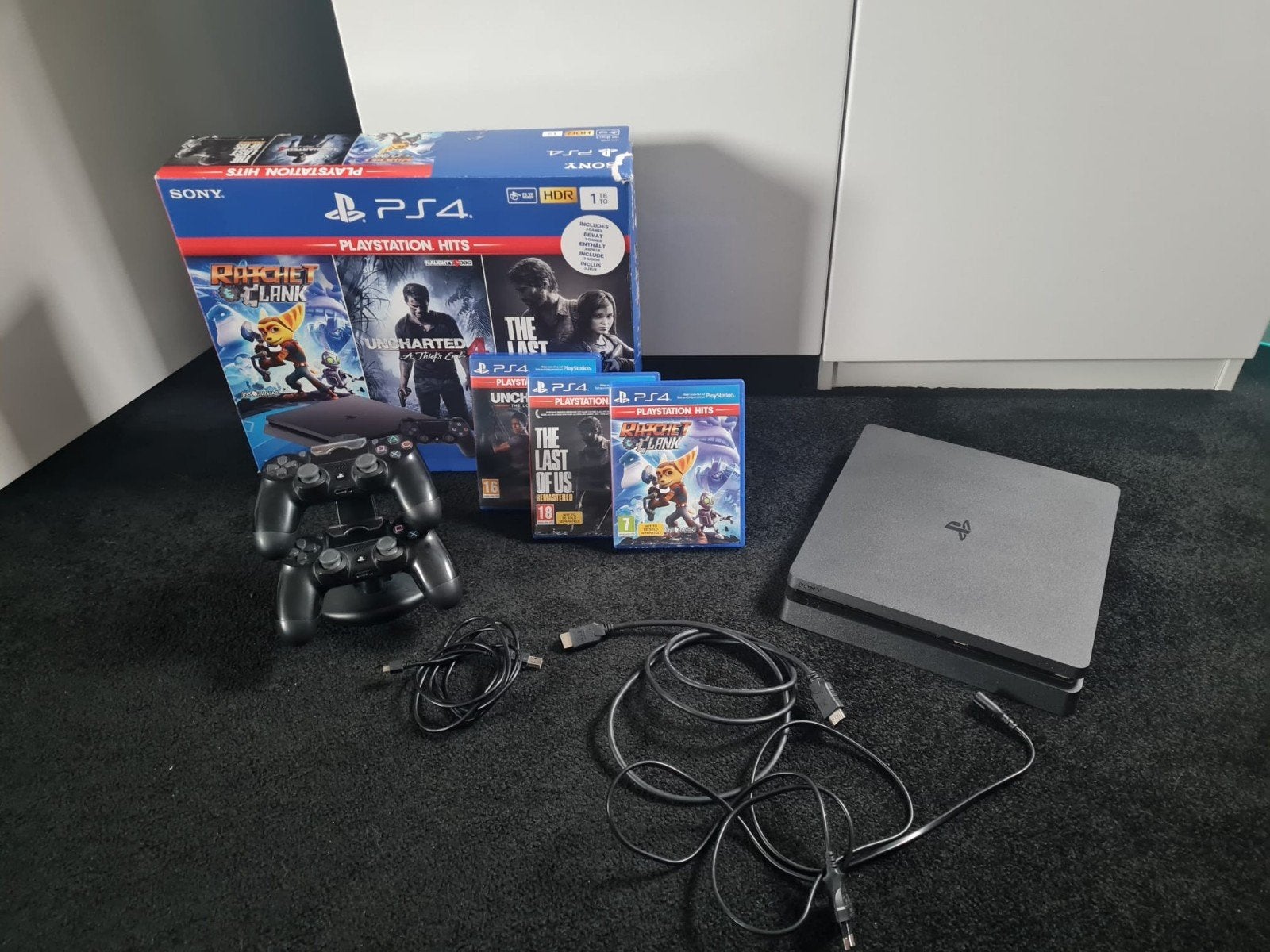 Ps4 met spellen en extra controller en oplaadstation, Met 2 controllers, Ophalen of Verzenden, 1 TB, Original