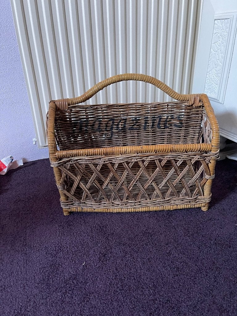 te koop rieten lectuurmand ( RM ), Huis en Inrichting, Ophalen, Zo goed als nieuw, Natuurlijk materiaal